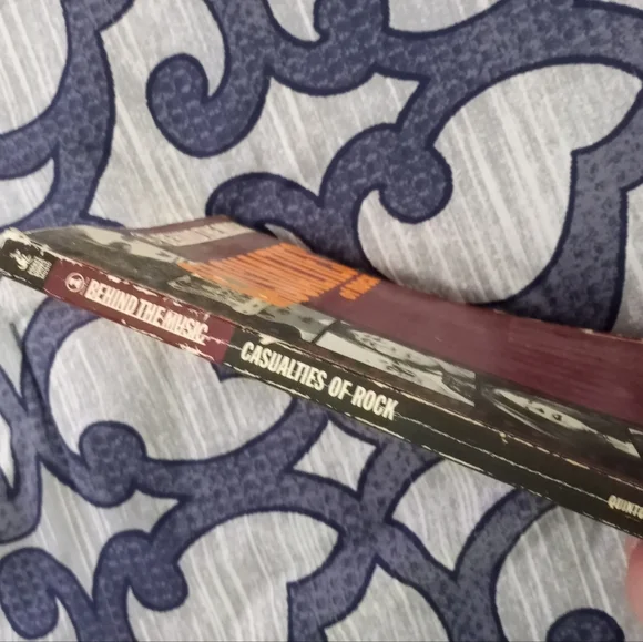 VH1 CASUALTIES OF ROCK softcover Book - Picture 2 of 6